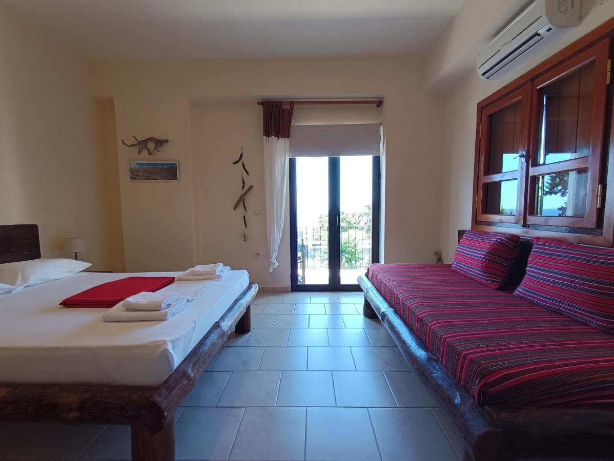 Pachnes Bed And Breakfast Agia Roumeli Exterior foto